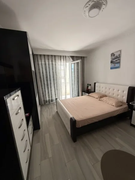 Shqiperi, shitet apartament 1+1 Kati 2, 62 m² 124.000 € (Qender Golem prane Hotel Flower!)