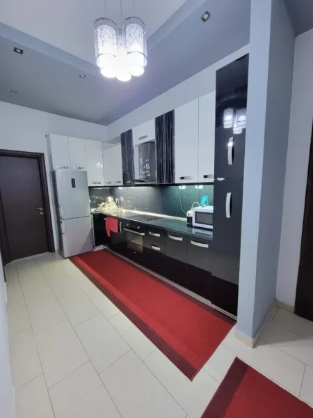 Tirane, jepet me qera apartament 2+1+Ballkon Kati 1, 80 m² 500 € (Astir)