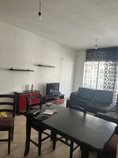 Tirane, jepet me qera apartament 2+1 Kati 4, 100 m² 400 € (astir)