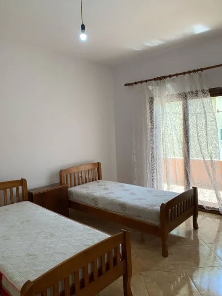 Tirane, 🏡 JEPET ME QERA HYRJE 2+1 – ASTIR, TEK VILA L,  Kati 2, 80 m² 400 € (Astir)
