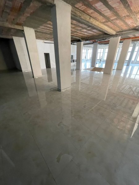 Tirane, jepet me qera magazine Kati 0, 1.000 m² 150 € (Mbikalimi Komunes se Parisit)