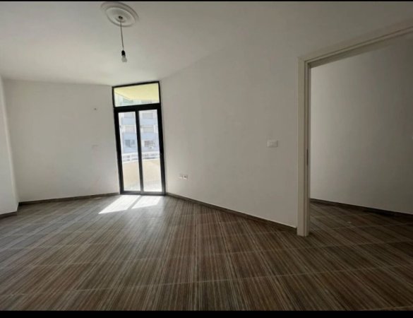 Durres, shitet apartament 2+1 Kati 3, 99 m² 60.000 € (Shkëmbi i Kavajës - Durrës)