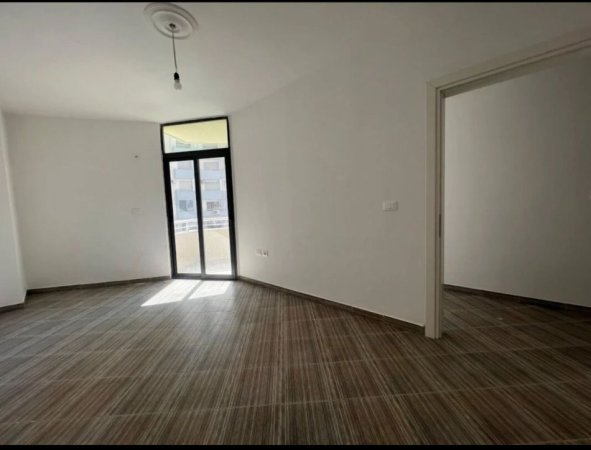 Durres, shitet apartament 2+1 Kati 3, 99 m² 60.000 € (Shkëmbi i Kavajës - Durrës)