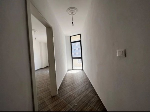 Durres, shitet apartament 2+1 Kati 3, 99 m² 60.000 € (Shkëmbi i Kavajës - Durrës)