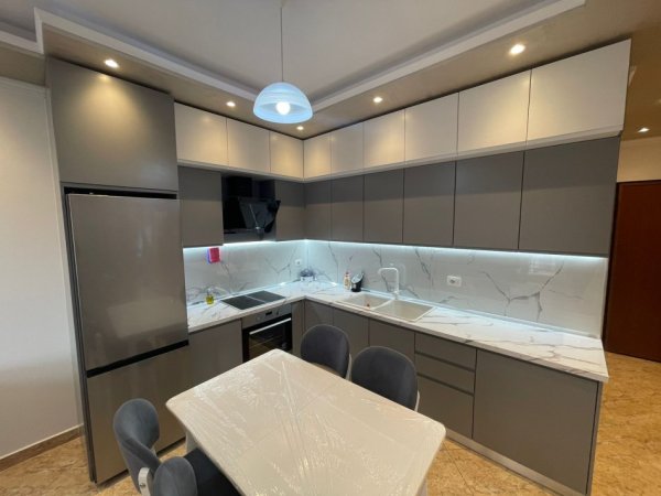 Tirane, jepet me qera apartament 2+1+Ballkon Kati 6, 108 m² 800 € (Don Bosko Kompleksi Vizion +)