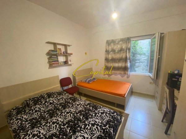 Tirane, jepet me qera apartament 3+1 Kati 1, 163 m² 500 € (SAUK)