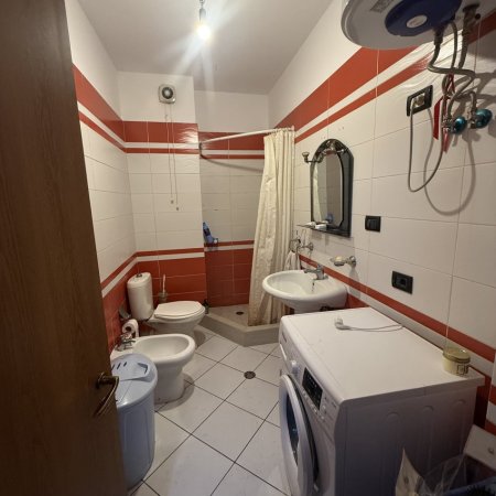 Tirane, shitet apartament 1+1+Ballkon , 66 m² 96.000 € 
