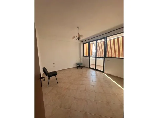 Tirane, jepet me qera apartament 1+1 Kati 7, 71 m² 450 €