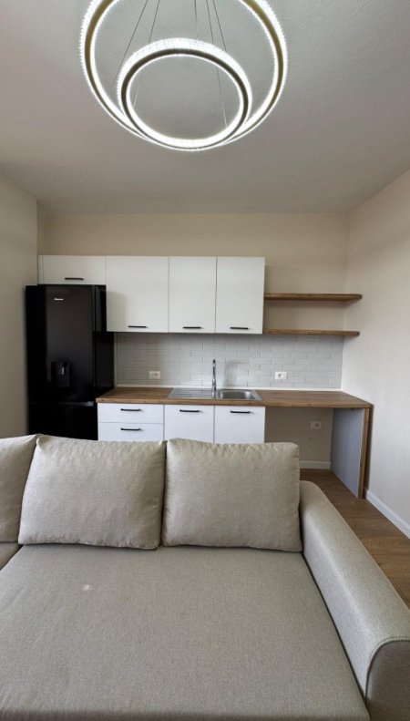 Tirane, jepet me qera apartament 2+1+Ballkon Kati 5, 70 m² 660 € (Rruga Kongresi i Lushnjes)