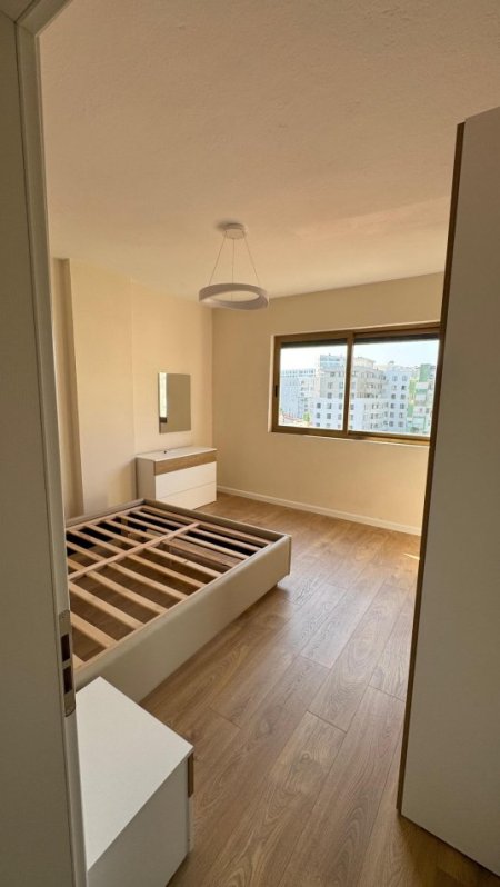 Tirane, jepet me qera apartament 2+1+Ballkon Kati 5, 70 m² 660 € (Rruga Kongresi i Lushnjes)