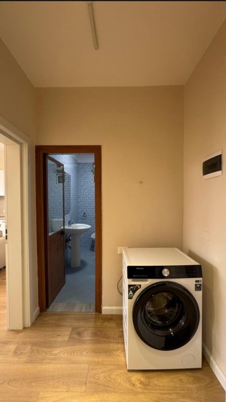 Tirane, jepet me qera apartament 2+1+Ballkon Kati 5, 70 m² 660 € (Rruga Kongresi i Lushnjes)