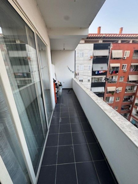 Tirane, jepet me qera apartament 2+1 Kati 7, 115 m² 450 € (YZBERISHT)