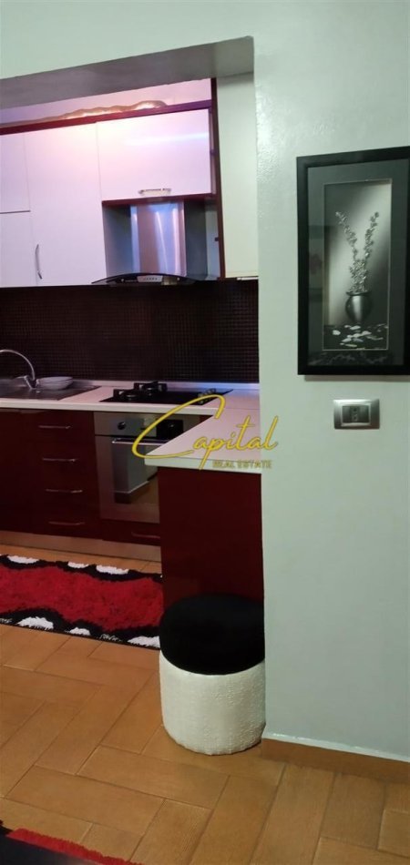 Tirane, jepet me qera apartament 1+1 Kati 5, 60 m² 420 € (OXHAKU)