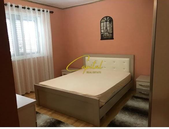 Tirane, jepet me qera apartament 1+1 Kati 5, 60 m² 420 € (OXHAKU)