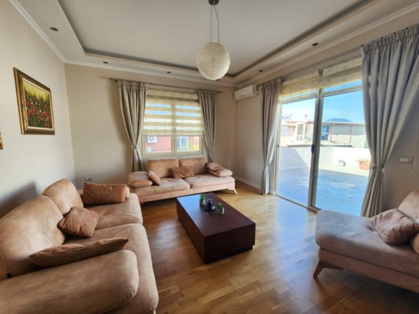 Tirane, shitet apartament+verande | Penthouse 2+1 , 174 m² 330.000 € 