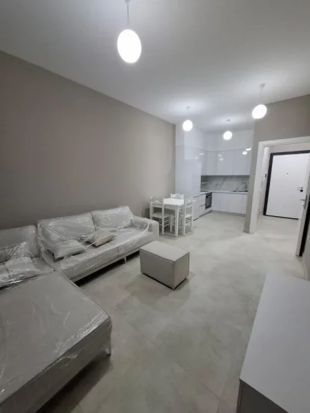 Tirane, jepet me qera apartament 1+1+Ballkon Kati 8, 60 m² 600 € (AMERIKAN 3)