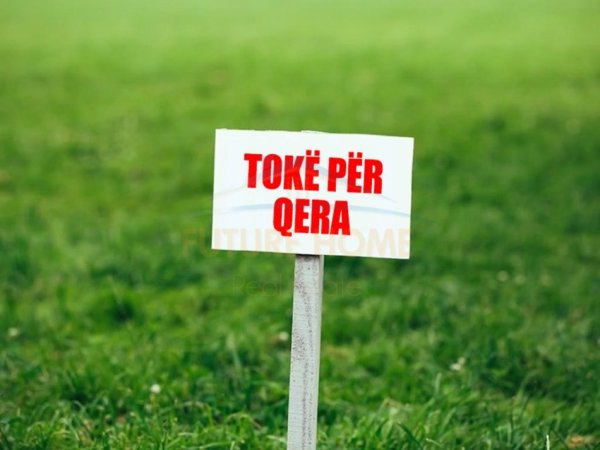 Tirane, jepet me qera toke , 2.000 m² 