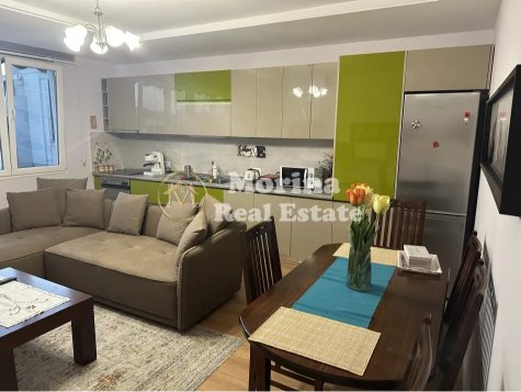Tirane, jepet me qera apartament 2+1 Kati 3, 90 m² 550 € (Brryli)