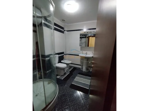 Tirane, jepet me qera apartament 1+1 Kati 9, 88 m² 400 € 