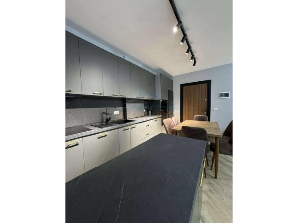 Tirane, jepet me qera apartament 1+1 Kati 4, 90 m² 420 € 
