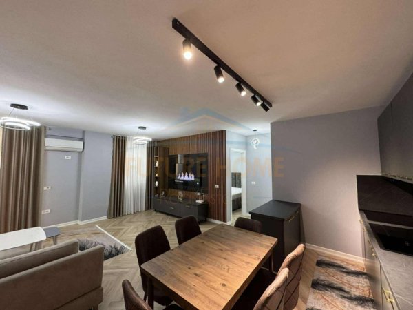 Tirane, jepet me qera apartament 1+1 Kati 4, 90 m² 420 € 