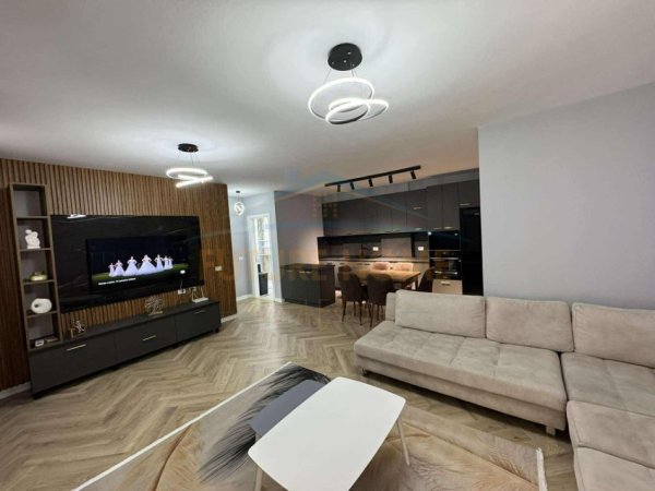 Tirane, jepet me qera apartament 1+1 Kati 4, 90 m² 420 € 