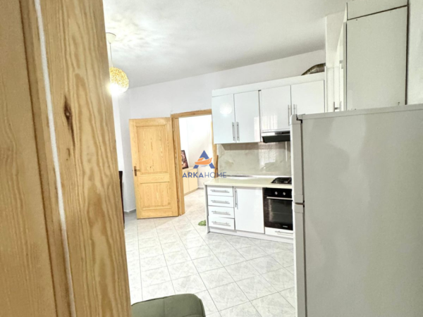 Tirane, jepet me qera apartament 1+1+Ballkon Kati 2, 70 m² 408 € (PRANE KAFE UNIVERS,ASTIR)