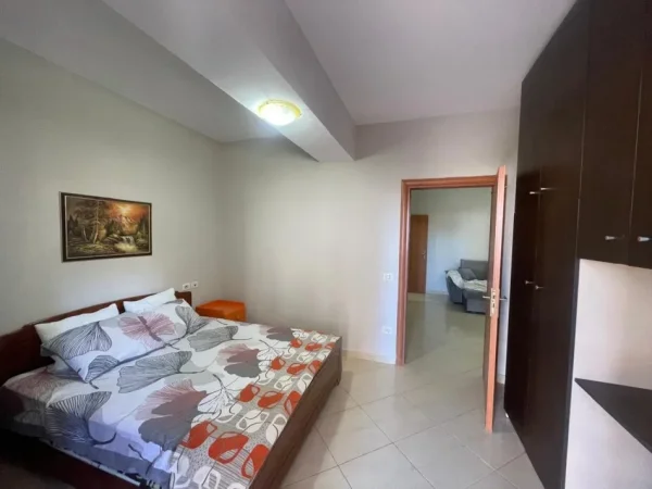 Tirane, jepet me qera apartament 1+1+Ballkon Kati 3, 76 m² 500 € (Medar Shtylla)