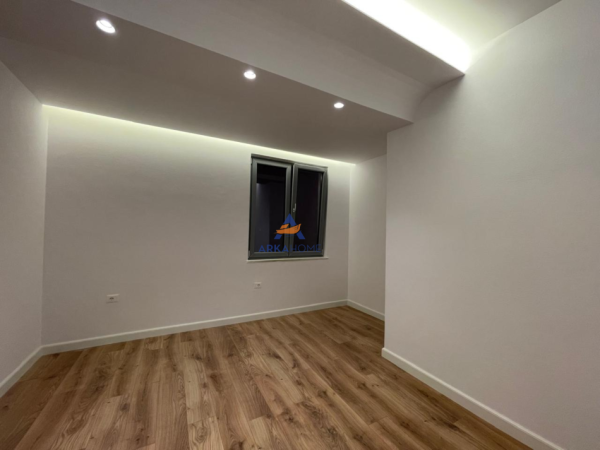 Tirane, shitet apartament Kati 10, 101 m² 212.000 € (RRUGA E KAVAJES, PRANE QENDRES GLOBE)