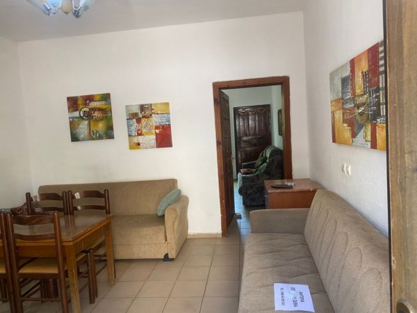 Tirane, jepet me qera shtepi 1+1+Ballkon Kati 0, 65 m² 300 € (ne rrugen Jordan Misja Tirane.)
