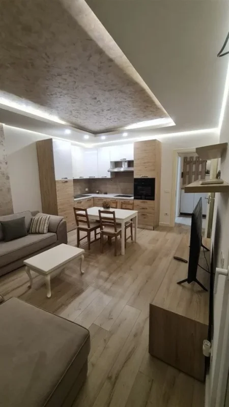Tirane, jepet me qera apartament 1+1+Ballkon Kati 4, 70 m² 550 € (Rossman Lala , Ali Dem)
