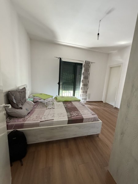 Tirane, jepet me qera apartament 2+1 Kati 5, 129 m² 600 € (Ish Fusha E Aviacionit Kompleksi Green City)