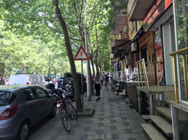 Tirane, shitet ambjent biznesi Kati 0, 500 m² 105.000 € (Bulevardi Bajram Curri Bregu i Lanes Tirane.)