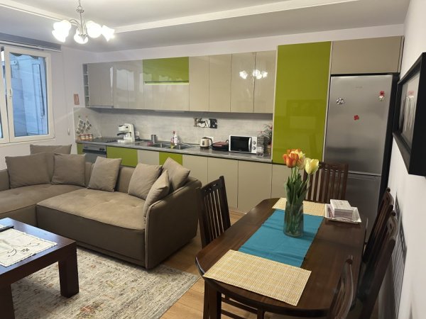 Tirane, jepet me qera apartament 2+1 Kati 3, 90 m² 560 € (Bulevardi Gjergj Fishta)