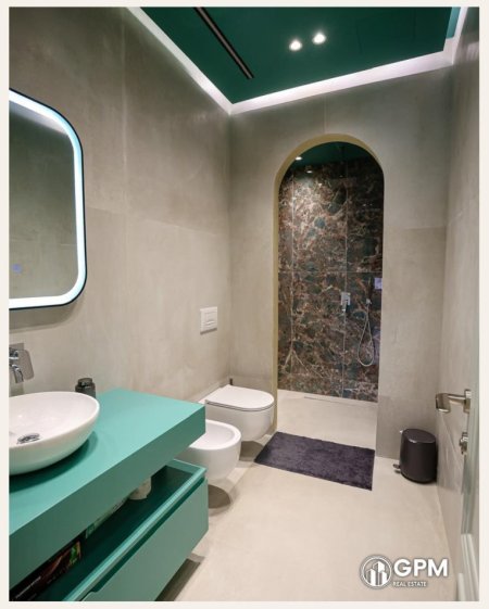 Tirane, shitet apartament duplex 3+1 , 187 m² 480.000 € 