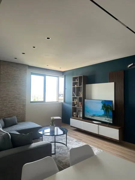 Tirane, jepet me qera apartament 2+1 Kati 7, 90 m² 600 € (astir)