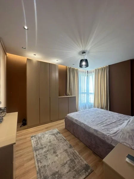 Tirane, jepet me qera apartament 1+1 Kati 7, 110 m² 600 € (Teodor keko)