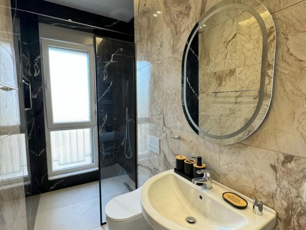 Tirane, jepet me qera apartament 2+1+Ballkon Kati 2, 120 m² 750 € (Simon gjoni)