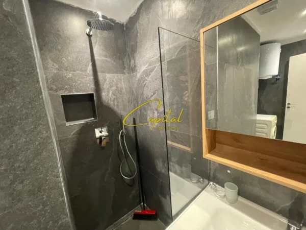 Tirane, shitet apartament 1+1 Kati 5, 79 m² 160.000 € (MATERNITETI I RI)