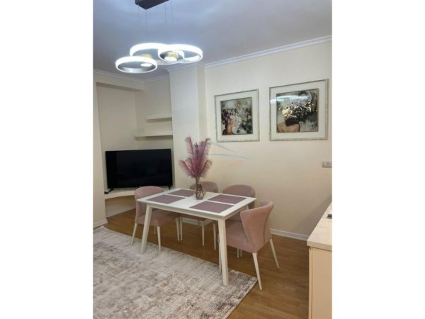 Tirane, jepet me qera apartament 2+1 Kati 5, 79 m² 1.200 € 