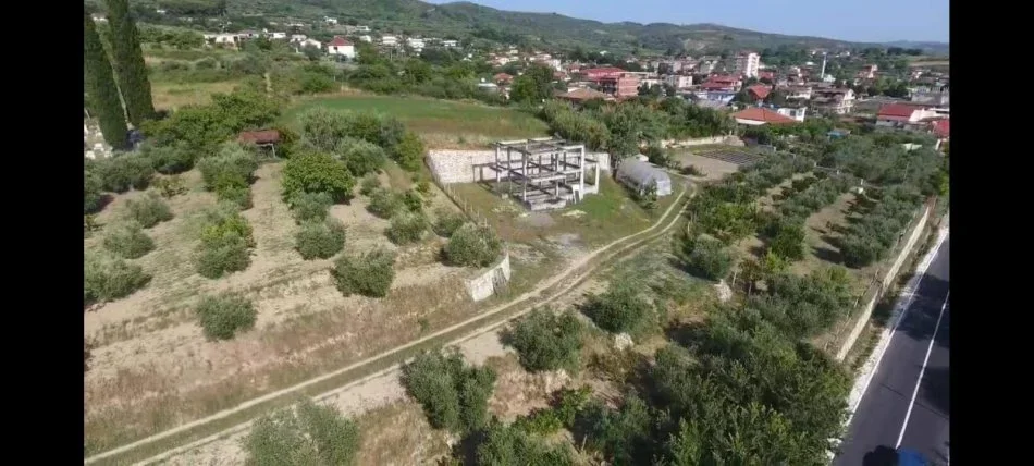 Lushnje, shitet toke , 3.500 m² 150.000 € (Kodrat e Ardenices)