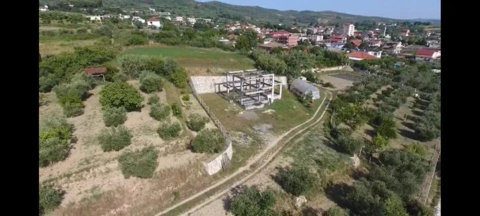 Lushnje, shitet toke , 3.500 m² 150.000 € (Kodrat e Ardenices)