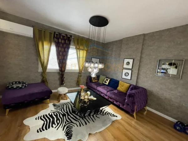0683487469 Tirane, jepet me qera apartament 2+1+Ballkon Kati 6, 95 m² 1.800 € (Rruga Pjeter Bogdani)