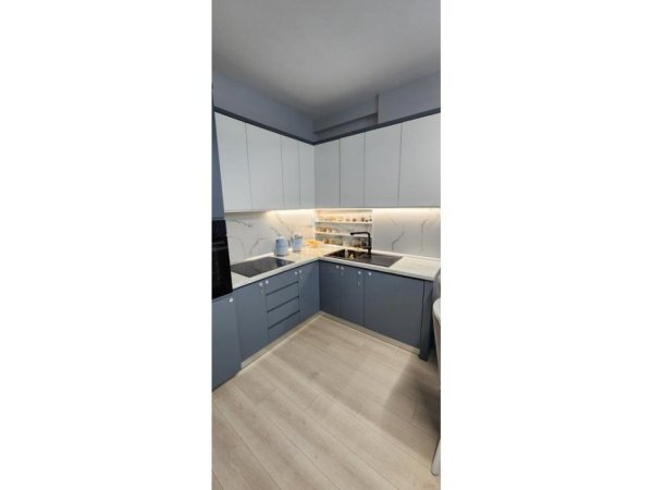jepet me qera apartament Kati 6, 103 m² 700 €