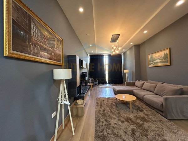 Tirane, jepet me qera apartament 1+1 Kati 0, 120 m² 650 € 