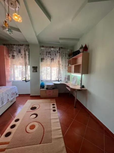 Tirane, jepet me qera apartament 2+1 Kati 8, 100 m² 700 € (21 dhjetori)