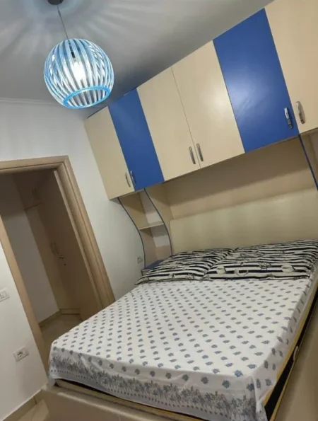 Tirane, jepet me qera apartament 1+1+Ballkon Kati 7, 65 m² 450 € (ASTIR)