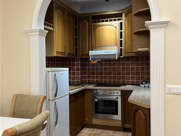 Tirane, jepet me qera apartament 1+1+Ballkon Kati 1, 68 m² 570 € (PRANE RRUGES VLLAZEN HUTA ,PAZARI I RI)