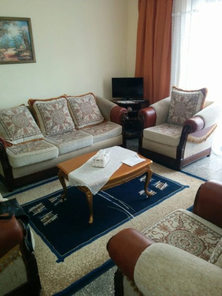 Tirane, jepet me qera apartament 1+1 Kati 4, 60 m² (Mbrapa Shkolles se Kuqe, Pazari I Ri)