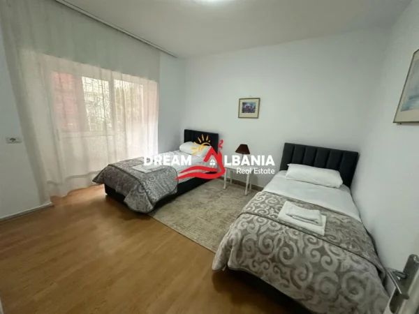 Tirane, shitet apartament 3+1+Ballkon Kati 1, 106 m² 175.000 € (Ne zonen e Brryllit - ID 4139182)